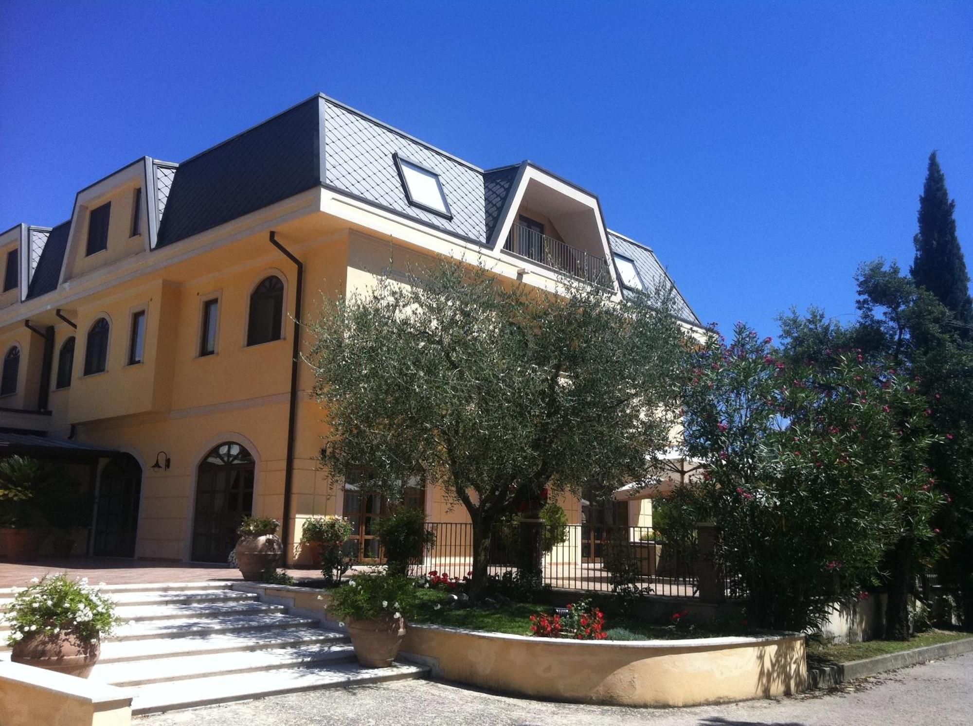 Hotel Del Sole Sora Esterno foto